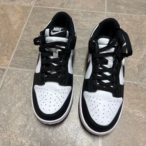 Nike Black and White Women's Sneakers